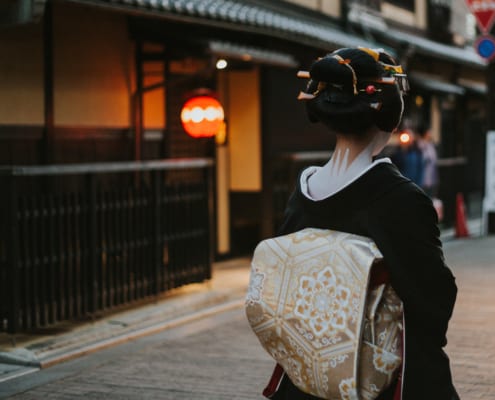 Maiko in Miyagawacho, Kyoto